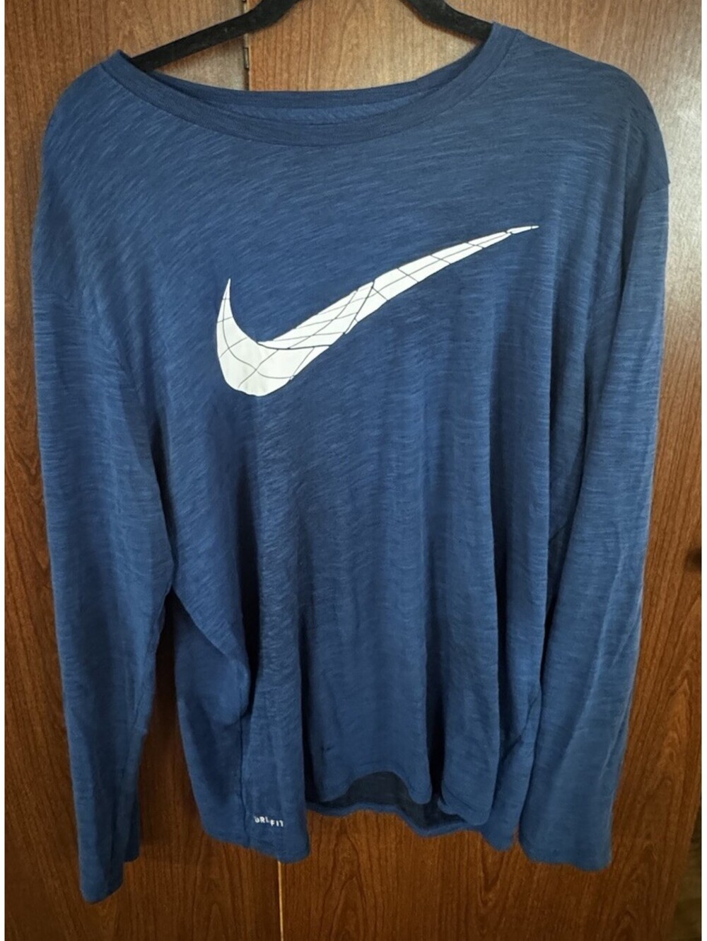 Nike Dri-FIT Mens XL Blue Long Sleeve T Shirt Big Swoosh Athletic Cut AV5398